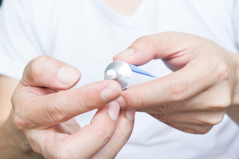 マイザー®︎軟膏の効果と副作用を解説|強さは?市販薬はある?