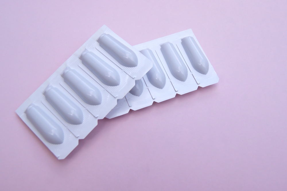 ヘルミチン®S坐剤の市販薬はある?|いぼ痔・きれ痔に効く薬を解説
