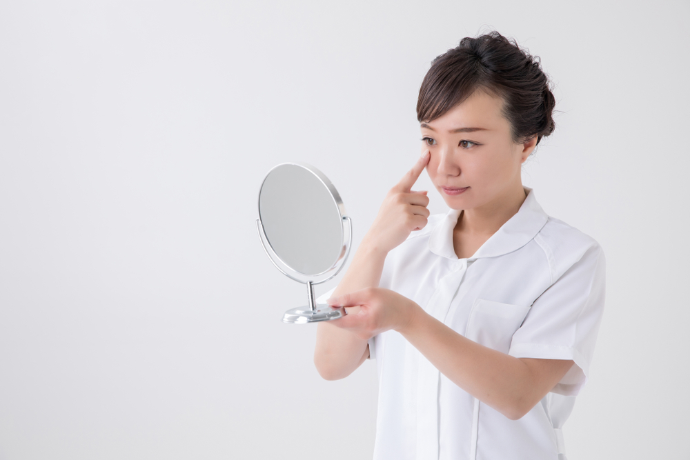 【アレルギー性結膜炎】目のかゆみ・充血に効く市販の目薬を紹介|ウイルス性・細菌性との違い