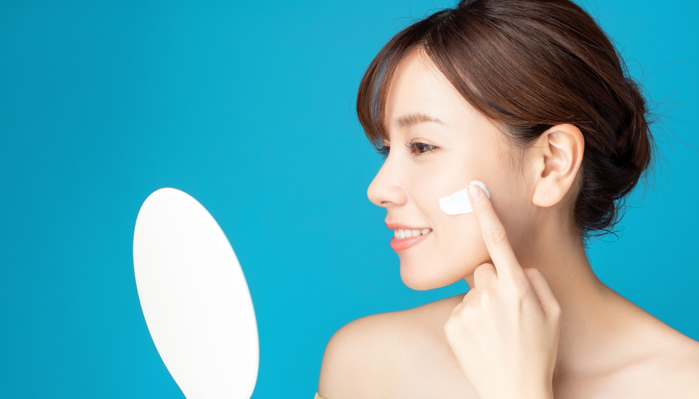 ロコイド軟膏はニキビに塗っても大丈夫?ニキビに使える市販薬も紹介